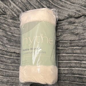 Hythe Bubble Blanket in Cream